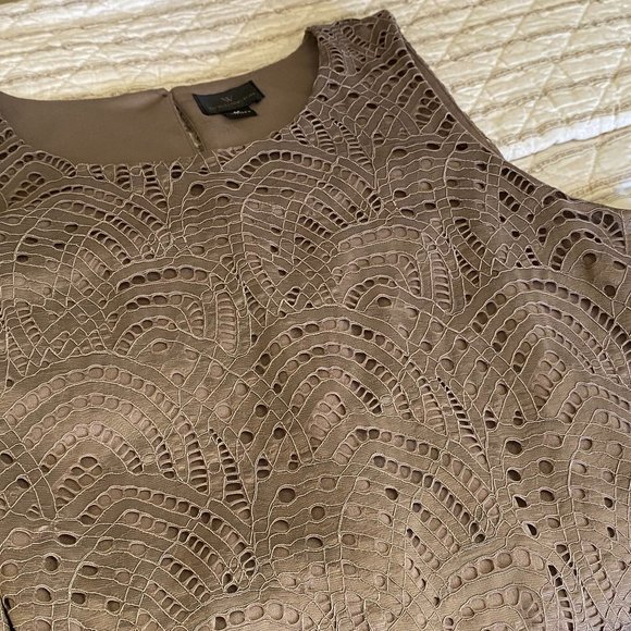 Worthington Sleeveless Blouse Taupe Crochet-Style Lace Size M - Picture 4 of 6